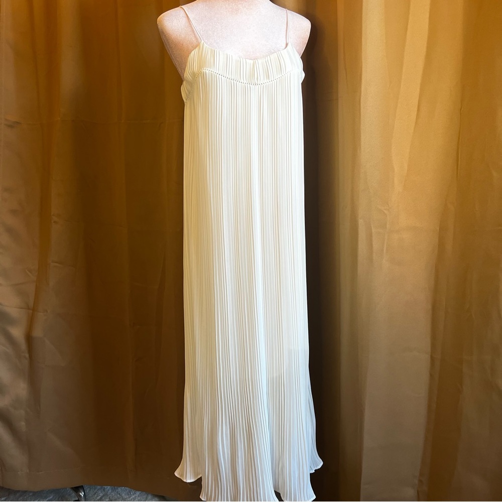 Maje
Rogelio
Ecru
Pleated
Ivory Chiffon
Spaghetti Strap
Dress 
Size 1